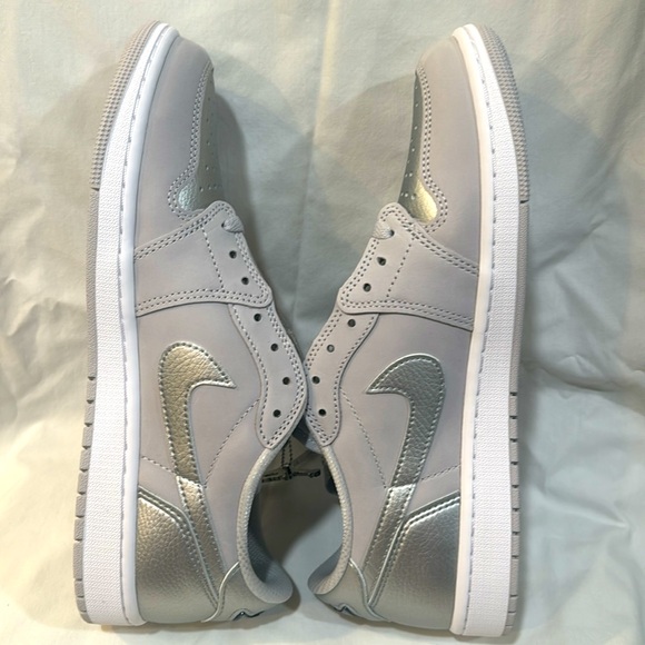Metallic Silver Men Air Jordan 1 Retro Low OG Nike Shoes - Picture 4 of 6